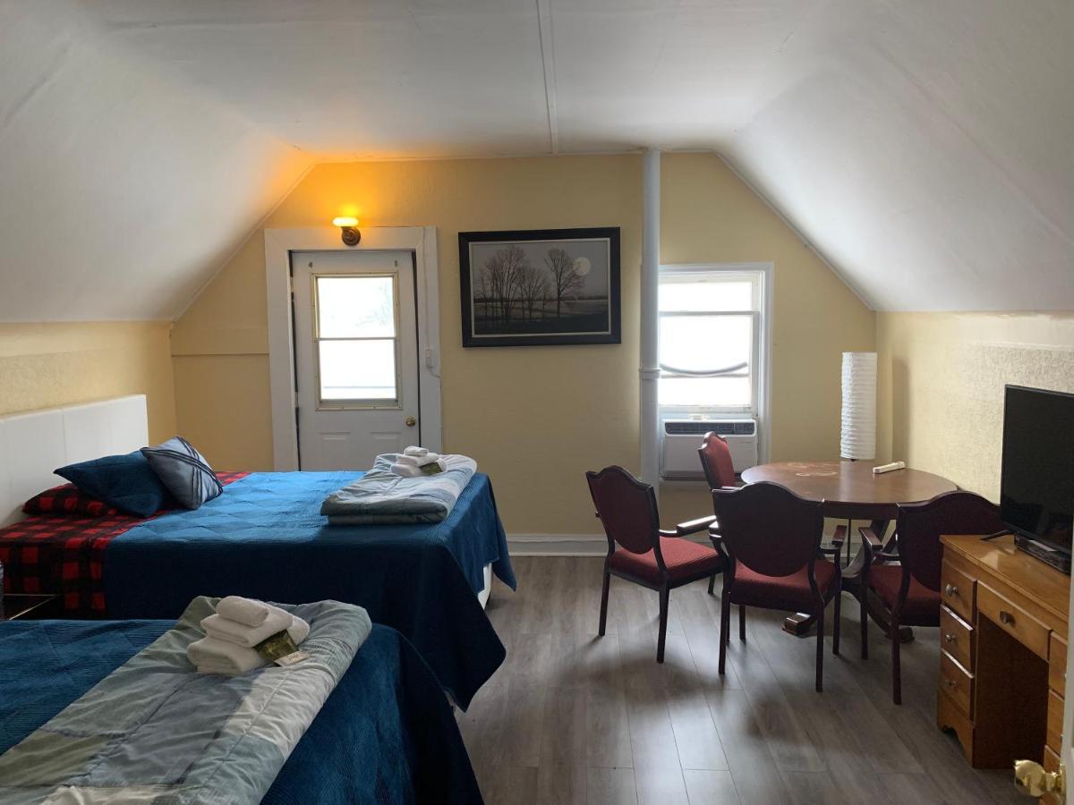 Marmora&Lake Inn Bagian luar foto